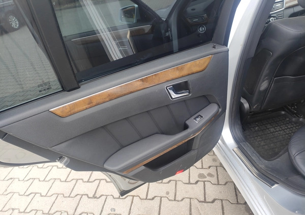 Mercedes-Benz Klasa E cena 40900 przebieg: 268000, rok produkcji 2010 z Bytom małe 172